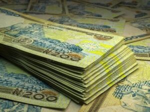 Read more about the article Buhari Approves The Circulation Of Old N200 Notes Till April 10 In Order To Ease The Naira Shortage.